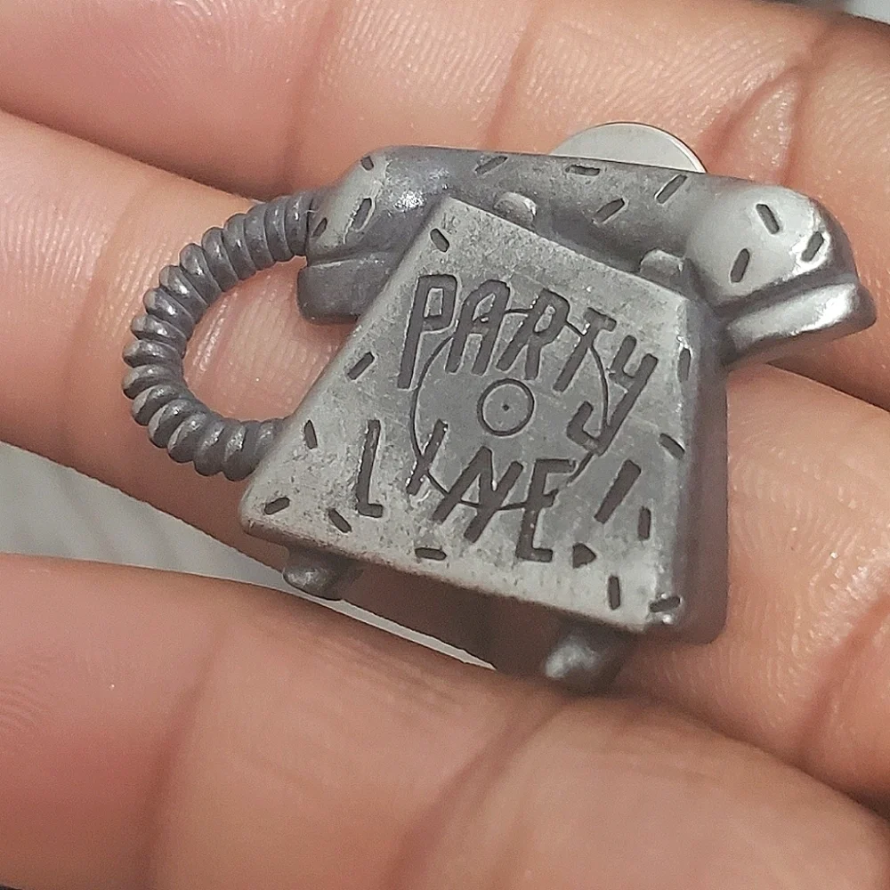 4/20 Telephone Party Line Pin.🌴
